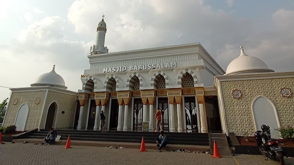 Masjid Babussalam: Tempat Ibadah yang Menginspirasi Jiwa di Cilacap